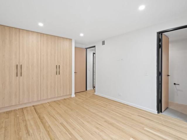 Huge Luxury Apartment on Quiet City Fringe Street