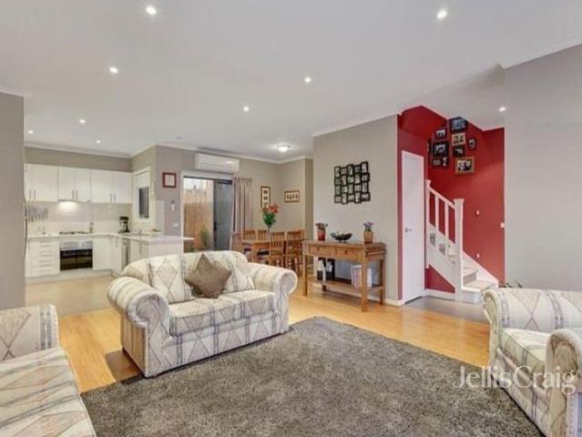 Huge low maintenance town house