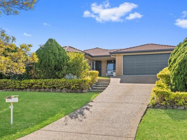 HUGE Low Set Home with Pool