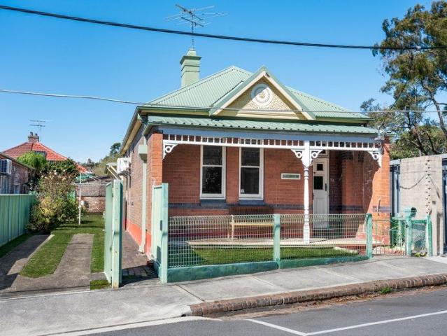 Huge potential in a tidy freestanding residence