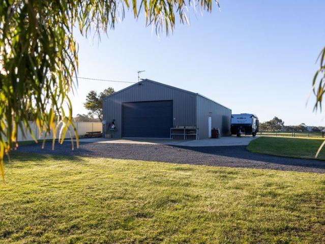 Huge Shed. Huge Block. Huge Opportunity