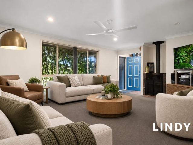 HUGE SHED, SPACIOUS ENTERTAINING & UPDATED THROUGHOUT