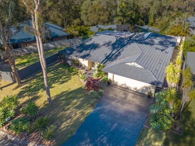 HUGE SIDE ACCESS WITH ITS OWN ENTRY POINT SPACIOUS HOME WITH A FLEXIBLE FLOORPLAN FOR FAMILY/ MULTIGENERATIONAL LIVING OFFERING SPACE AND PRIVACY