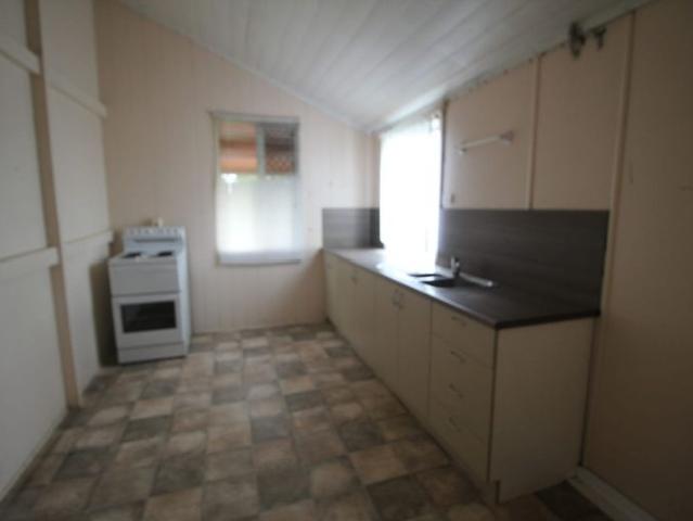 HUGE UPPER LEVEL UNIT