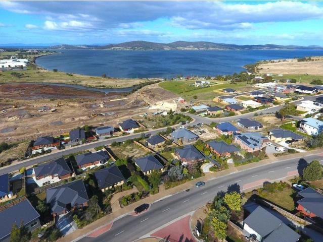 Huge Vacant Land Suitable for 3 Units STCA