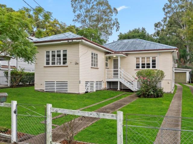 Huge Value on 766m2 in a Premier Enoggera Pocket
