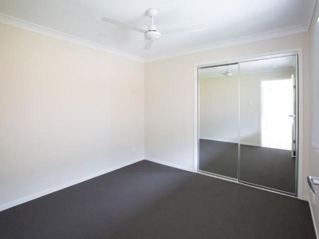 HUGE YARD 1 BEDROOM DUPLEX!