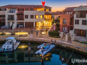 Huge 191m2 Northeast 3 level Villa with New Kitchen, 7m boat pen & Loft