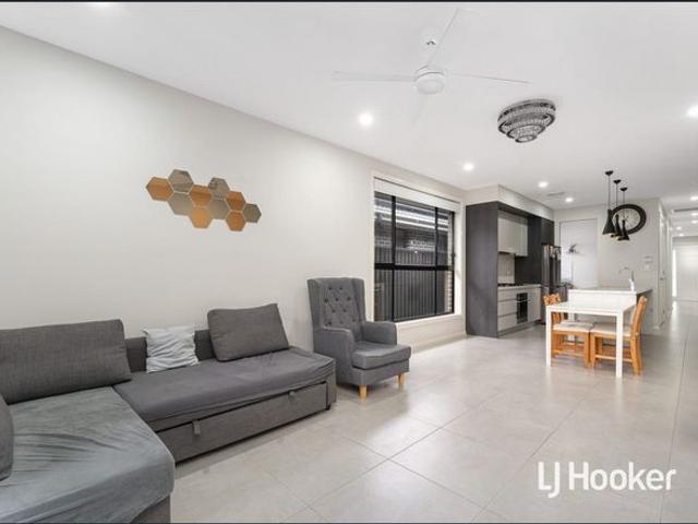 Huge 11kW Solar Savings + Butler’s Pantry! Premium 4 Bed Home in Schofields Public Catchment