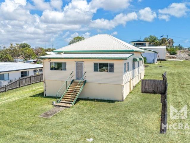 HUGE 1,113m2 LOT WITH OCEAN VIEWS