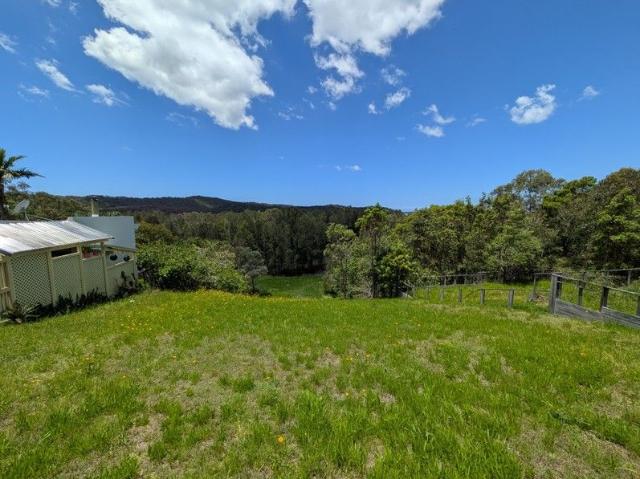 Huge 1,747m² Block with Water Glimpses Prime South End Location!