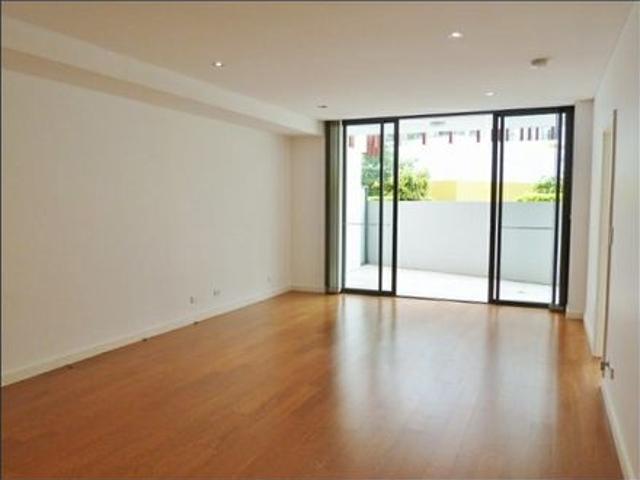 Huge 1 brm with polished floors