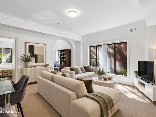 HUGE 2 BED + SUN ROOM WITH QUIET LEAFY OUTLOOK!
