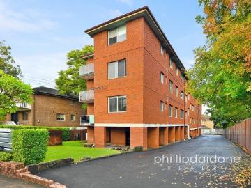 HUGE 3 BEDDER. FULLY RENOVATED!