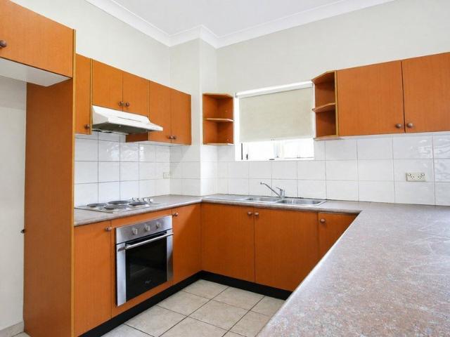 HUGE 3 BEDROOM APARTMENT IN THE HEART OF BRIGHTON LE SANDS