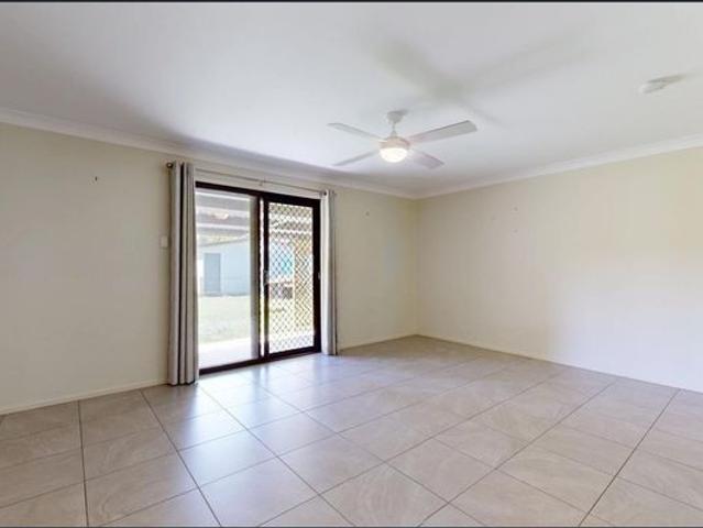 Huge 400 0sm block with plenty of parking for all
