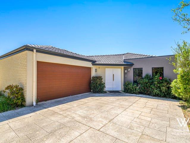 HUGE 4 BEDROOM, 2 BATHROOM HOME IN AN EXCELLENT LOCATION!