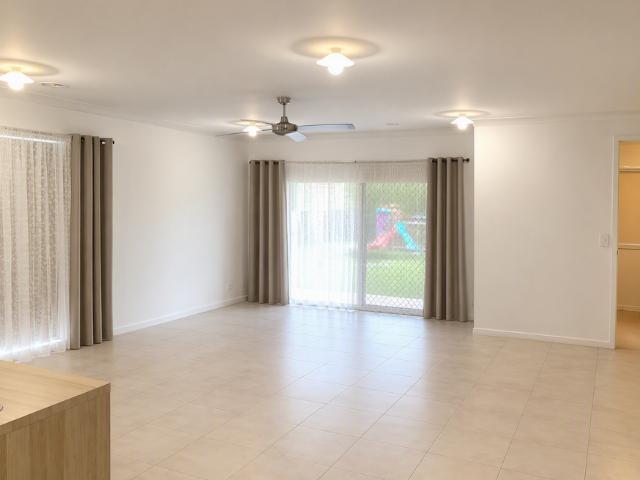 HUGE 4 BEDROOM PLUS STUDY CARDINIA LAKES ESTATE