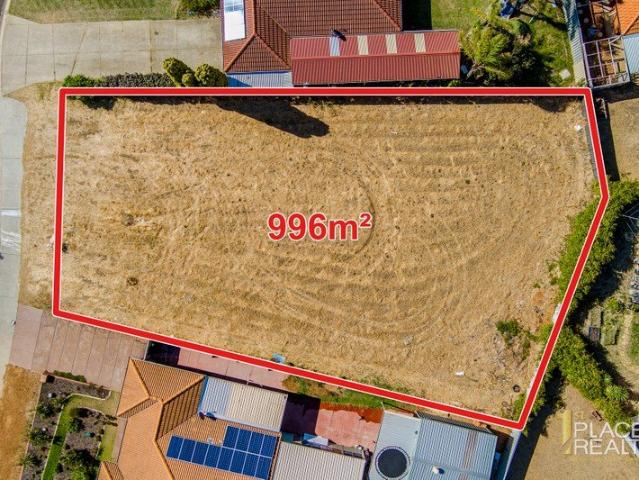 Huge 996m2 block in cul de sac location