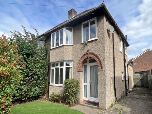 Hugh Allen Crescent, Headington. 5 bed semi detached house to rent £3,100 pcm £715 pw