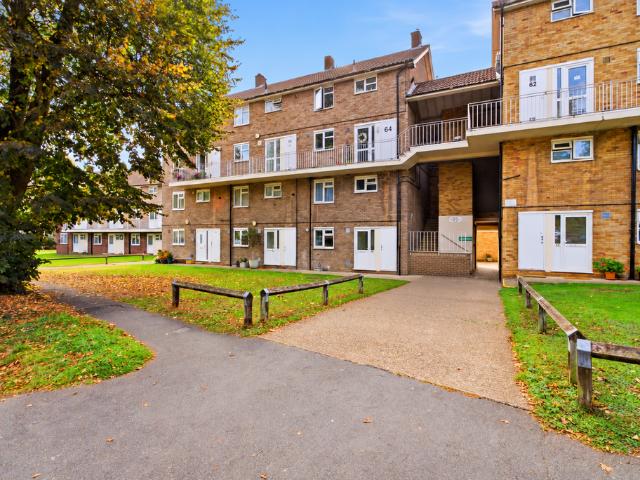 Hughenden Road, Hertfordshire AL4 2 bed maisonette to rent £1,700 pcm £392 pw