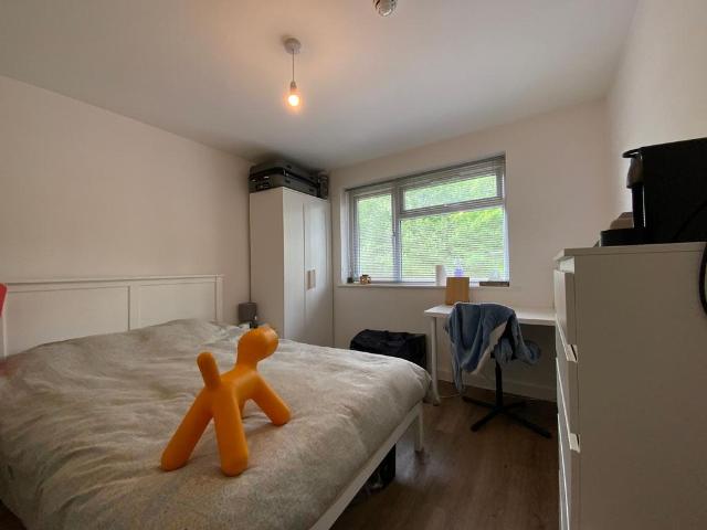 Hughenden Road, High Wycombe, HP13 1 bed in a house share to rent £825 pcm £190 pw