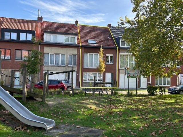 Huis met 4 SLK en 2 badkamers