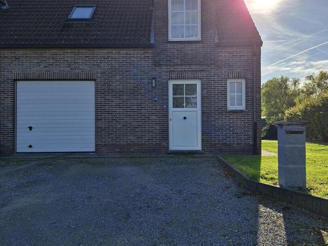 Huis met 3 slpks, tuin & garage in Temse