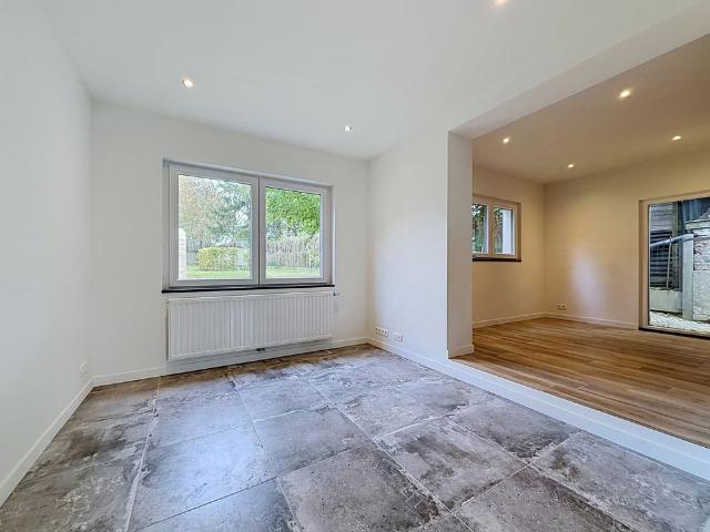 Huis met twee slaapkamers in Ambresin