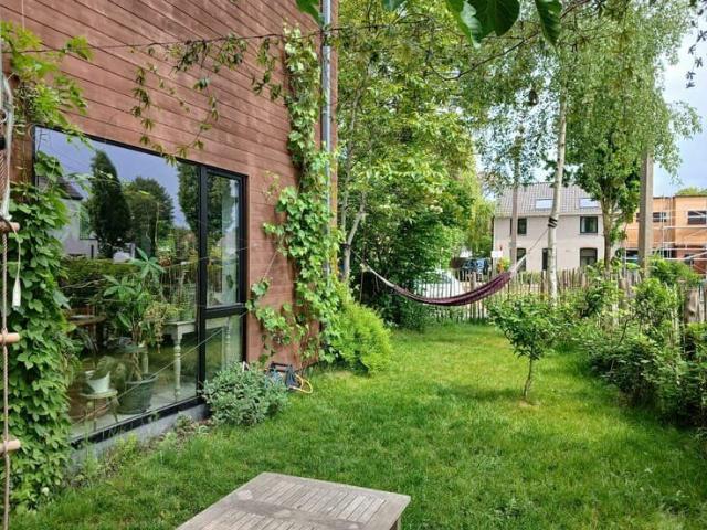 Huis met drie slaapkamers in groene omgeving
