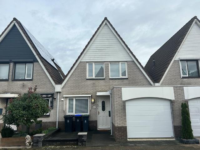 Huis te huur Chopinstraat 16 in Hellevoetsluis voor € 3.495