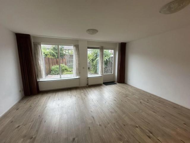 Huis te huur: Amandelgaarde 49 3344 RA Hendrik Ido Ambacht
