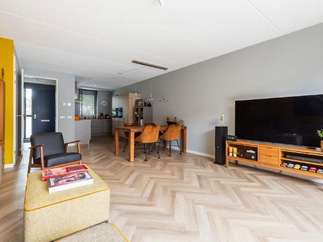 Huis te huur: Dr. Jan Schoutenlaan 330 3145 SZ Maassluis