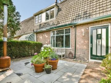 Huis te huur Eemnesserweg in Huizen voor € 2.395