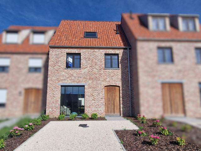 Huis te huur in Bavikhove met 4 slaapkamers