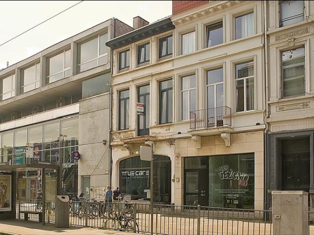 Huis te huur in Berchem met 4 slaapkamers