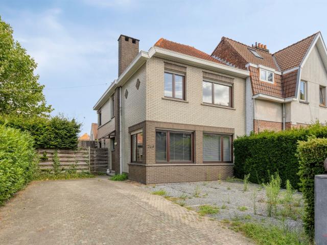 Huis te huur in Gentbrugge met 4 slaapkamers