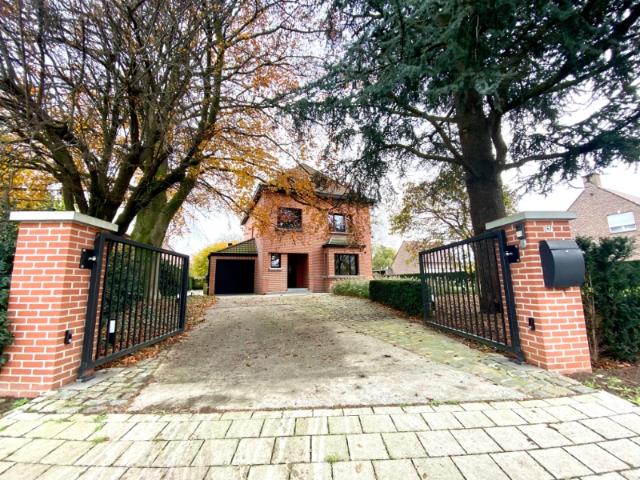 Huis te huur in Deinze met 4 slaapkamers