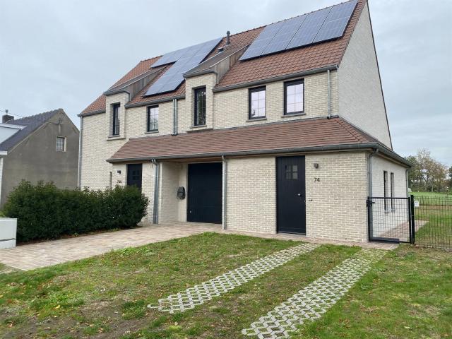 Huis te huur in Evergem met 4 slaapkamers