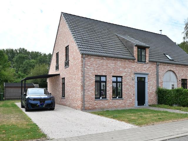 Huis te huur in Kluisbergen met 4 slaapkamers
