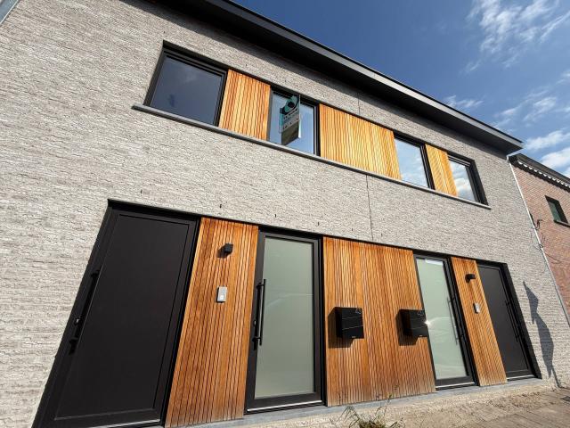 Huis te huur in Oostakker met 4 slaapkamers