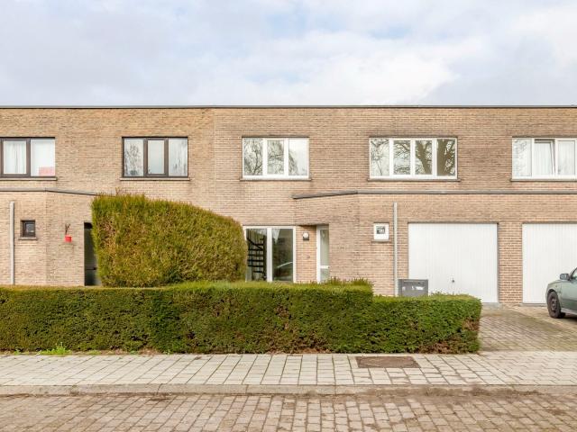 Huis te huur in Oostakker met 4 slaapkamers
