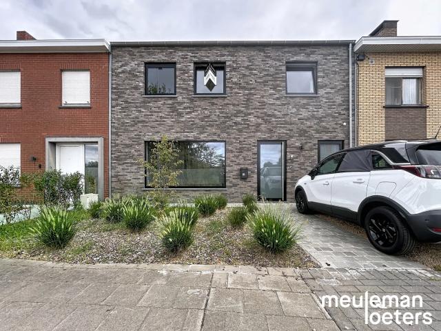 Huis te huur in Oostkamp met 3 slaapkamers
