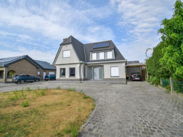 Huis te huur in Oedelem met 4 slaapkamers