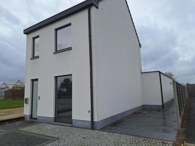 Huis te huur in Lochristi met 4 slaapkamers