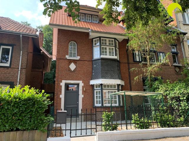 Huis te huur in Mortsel met 4 slaapkamers