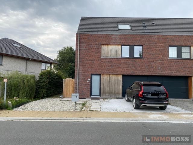 Huis te huur in Merelbeke met 4 slaapkamers