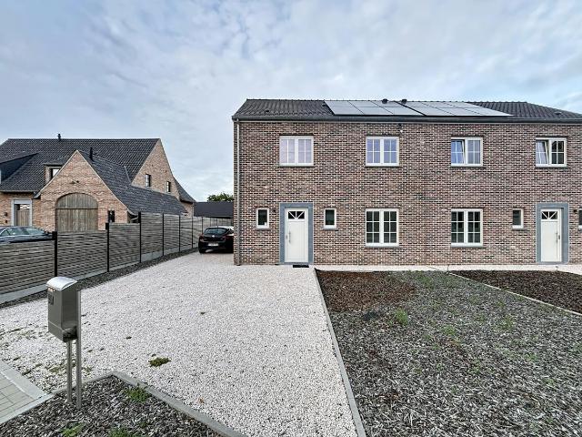 Huis te huur in Ruiselede met 4 slaapkamers
