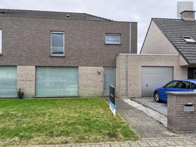 Huis te huur in Waregem met 3 slaapkamers