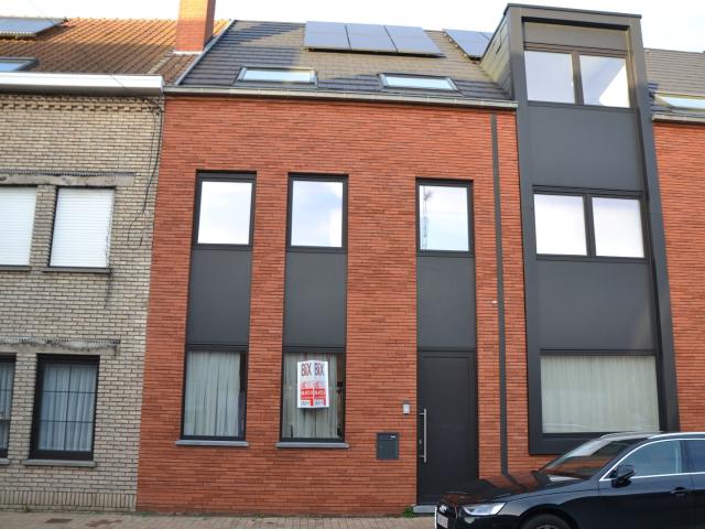 Huis te huur in Wevelgem met 4 slaapkamers